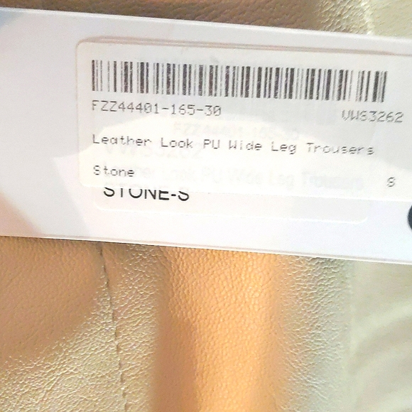 Nwt pleather  wide leg cream pants - Picture 5 of 5